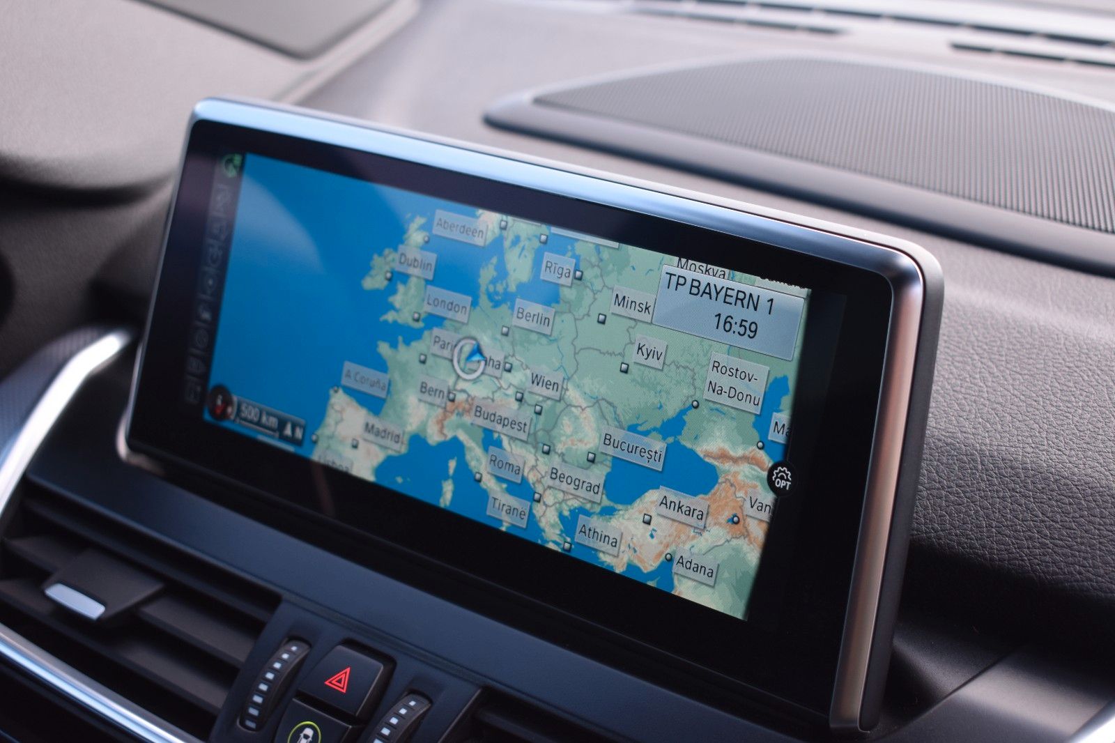 Fahrzeugabbildung BMW 220i Active Tourer M Sport HUD DAB Memory Kamera
