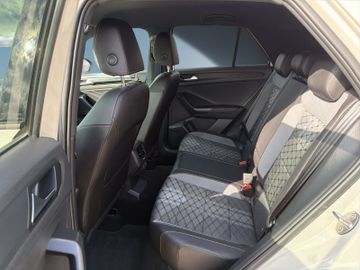Volkswagen T-Roc 1.5 TSI R-Line TOTWINKELKAMERATEMPOMAT