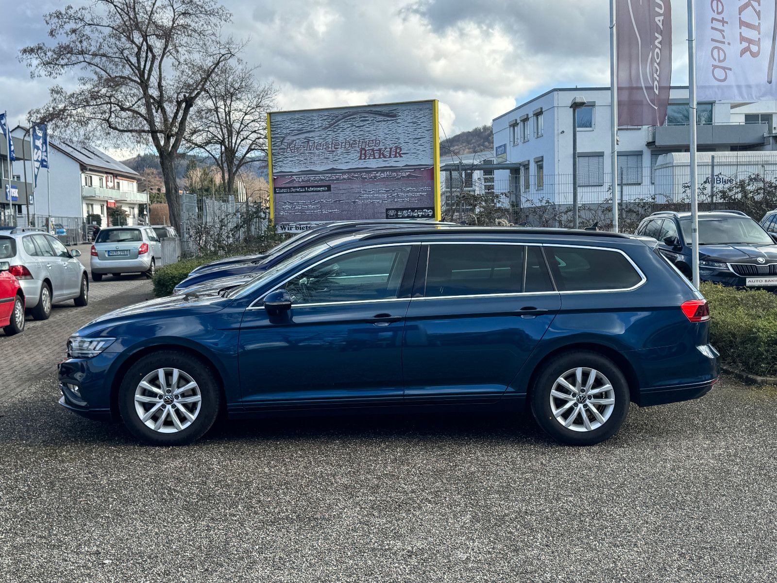 Volkswagen Passat Variant Business*AHK*LED*Panorama