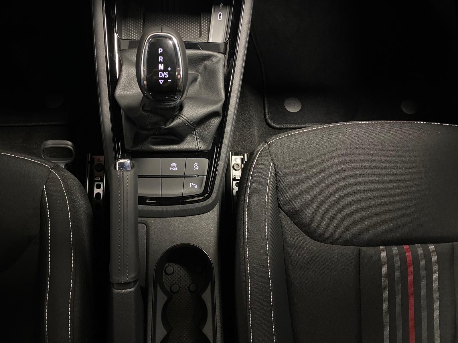 Fahrzeugabbildung SKODA Kamiq 1.5 TSI DSG Monte Carlo+MATRIX+PANO+5J GAR