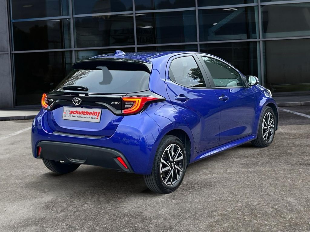 Fahrzeugabbildung Toyota Yaris Hybrid 116 1.5 VVT-i Team Deutschland