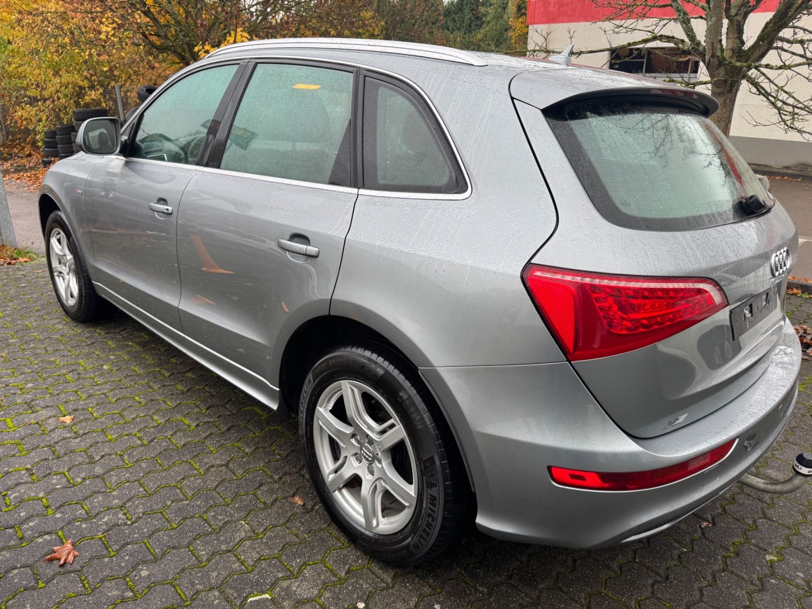 Fahrzeugabbildung Audi Q5 2.0 TDI quattro S Line Leder+Navi+Xenon