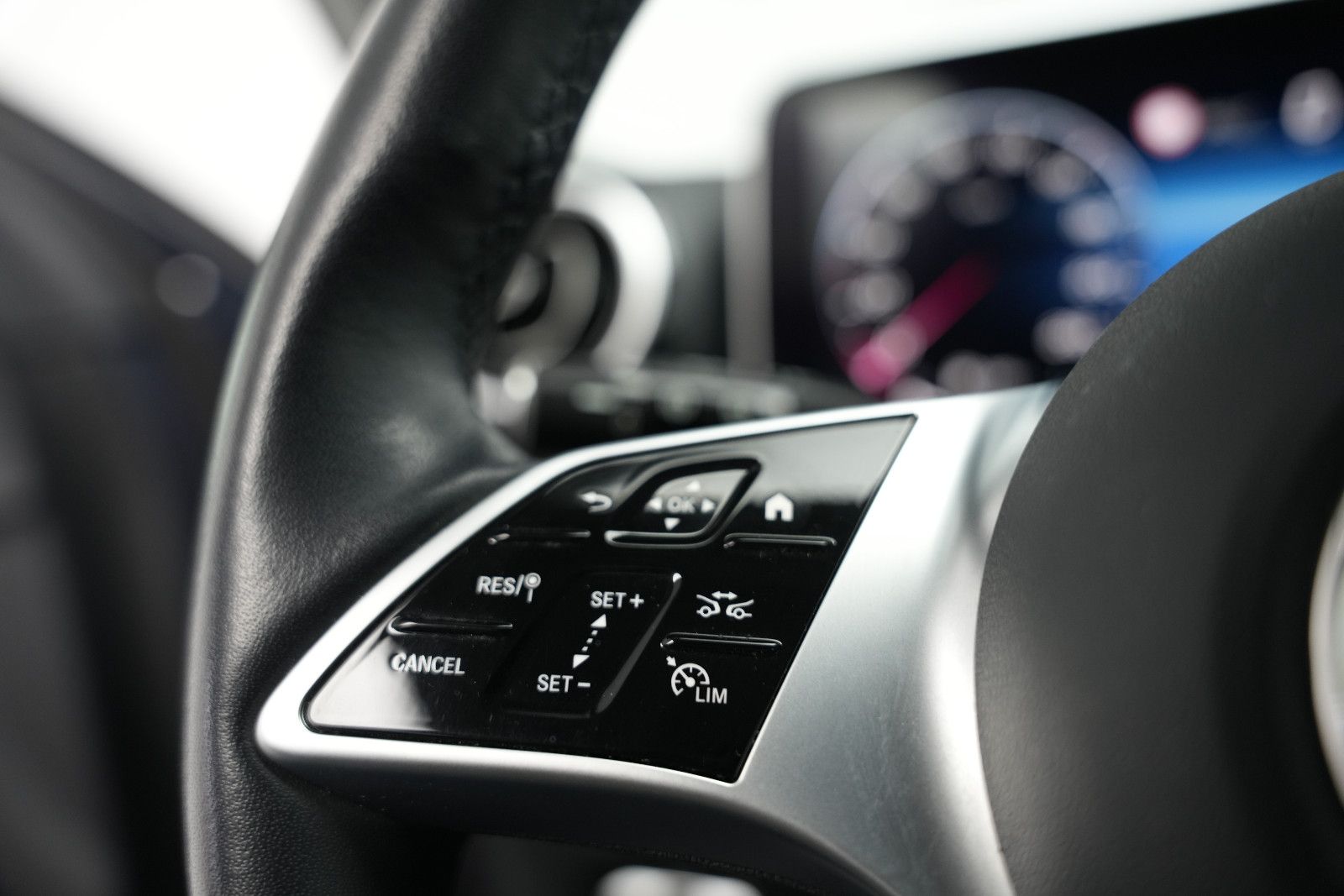 Fahrzeugabbildung Mercedes-Benz C 300e T *Ambiente*SHZ*Rückfahrkamera*T-Winkel*