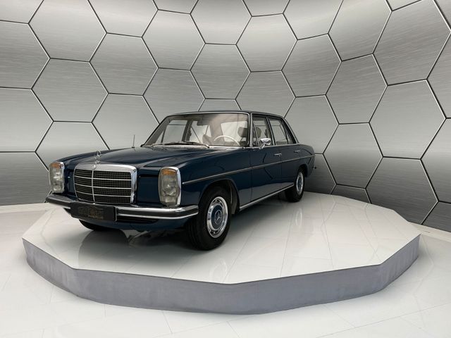 Mercedes-Benz 230.4 Oldtimer vollständig restauriert