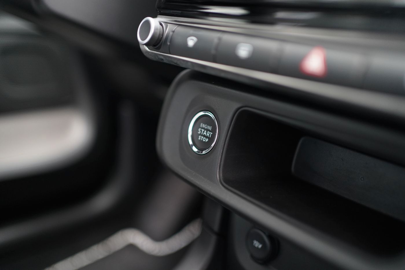 Fahrzeugabbildung Citroën C3 PureTech 110 EAT6 Elle Automatik Sitzheizung