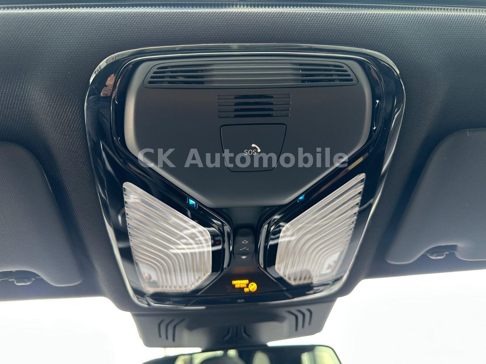 Fahrzeugabbildung BMW 330e Touring Luxury-Line/Leder/Head-Up/Pano/LED