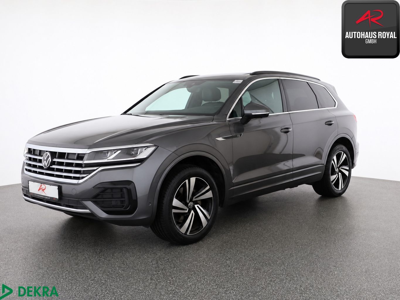 Volkswagen Touareg - 1