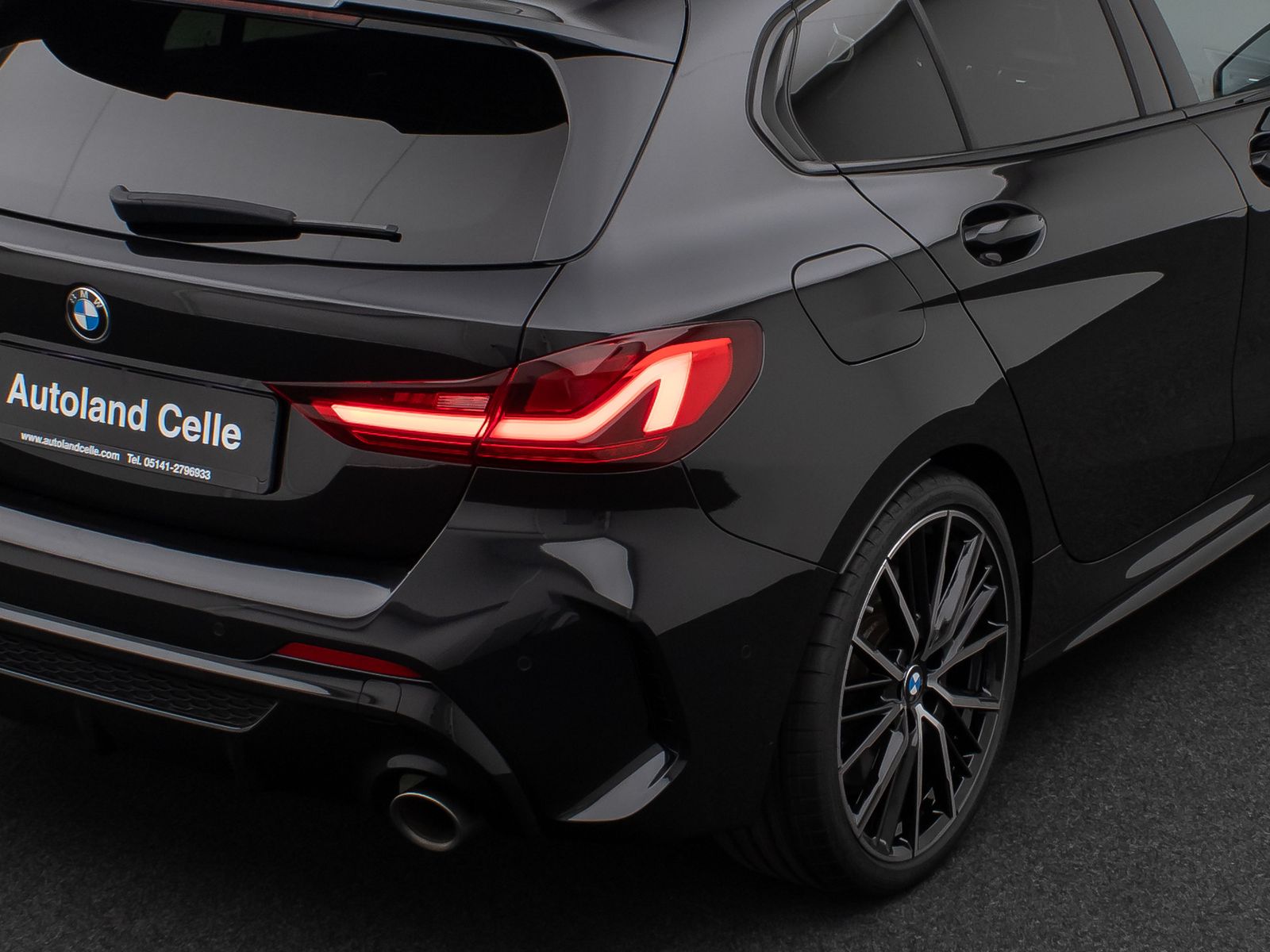 Fahrzeugabbildung BMW M135i xD HUD DAB H/K Komfort 19" Lenkradheizung