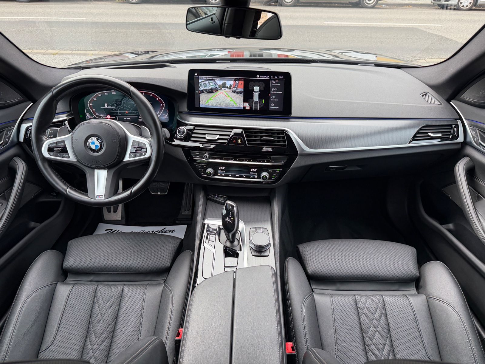 Fahrzeugabbildung BMW 520d Touring M SPORT LASER HUD KAMERA AHK LEDER