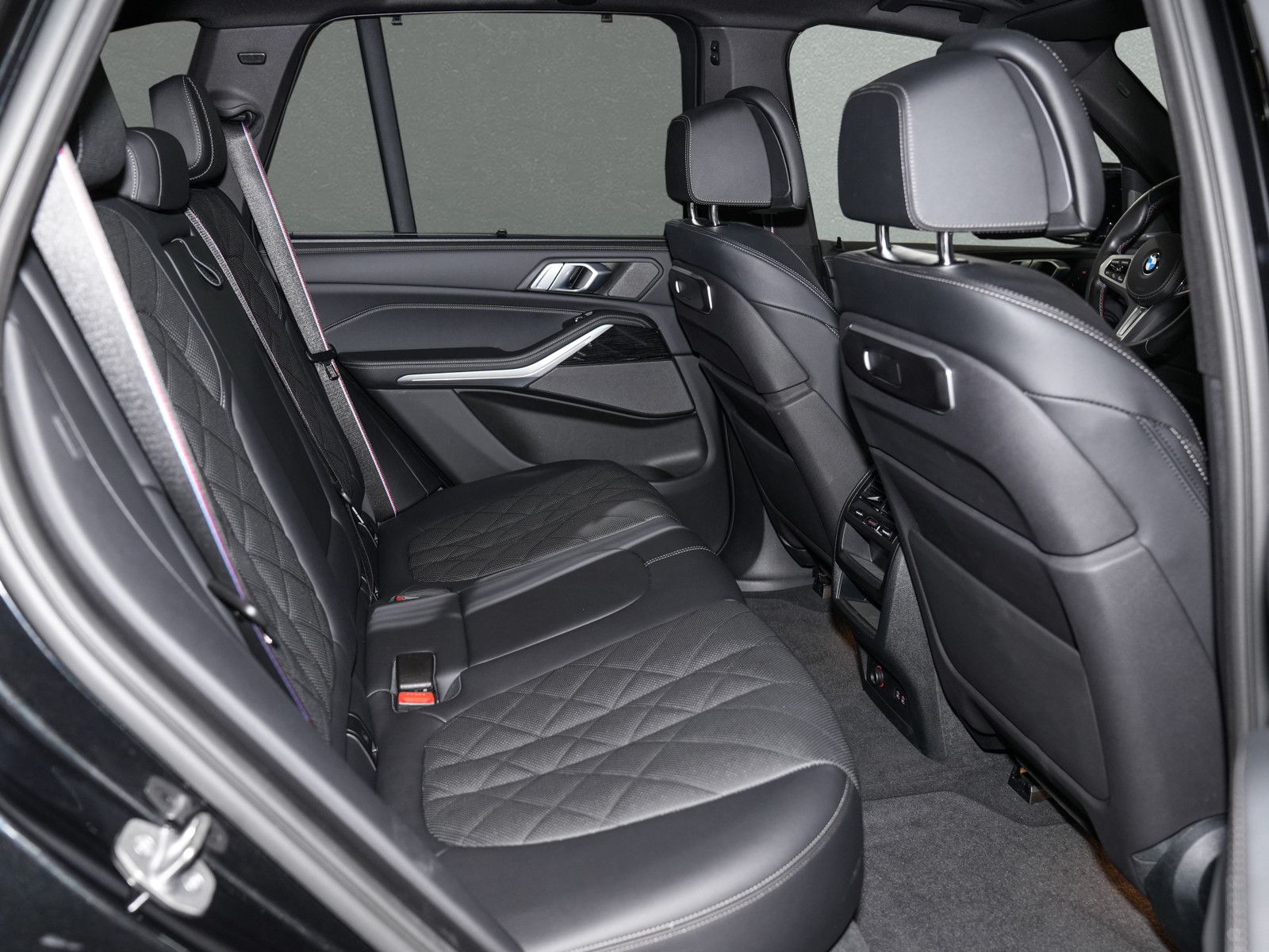 Fahrzeugabbildung BMW X5 M60i - M-SportPro|Sitzklima+Massage|IAL|21"