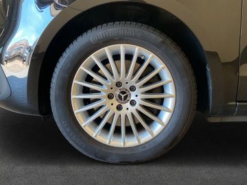 Mercedes V 220 - 7