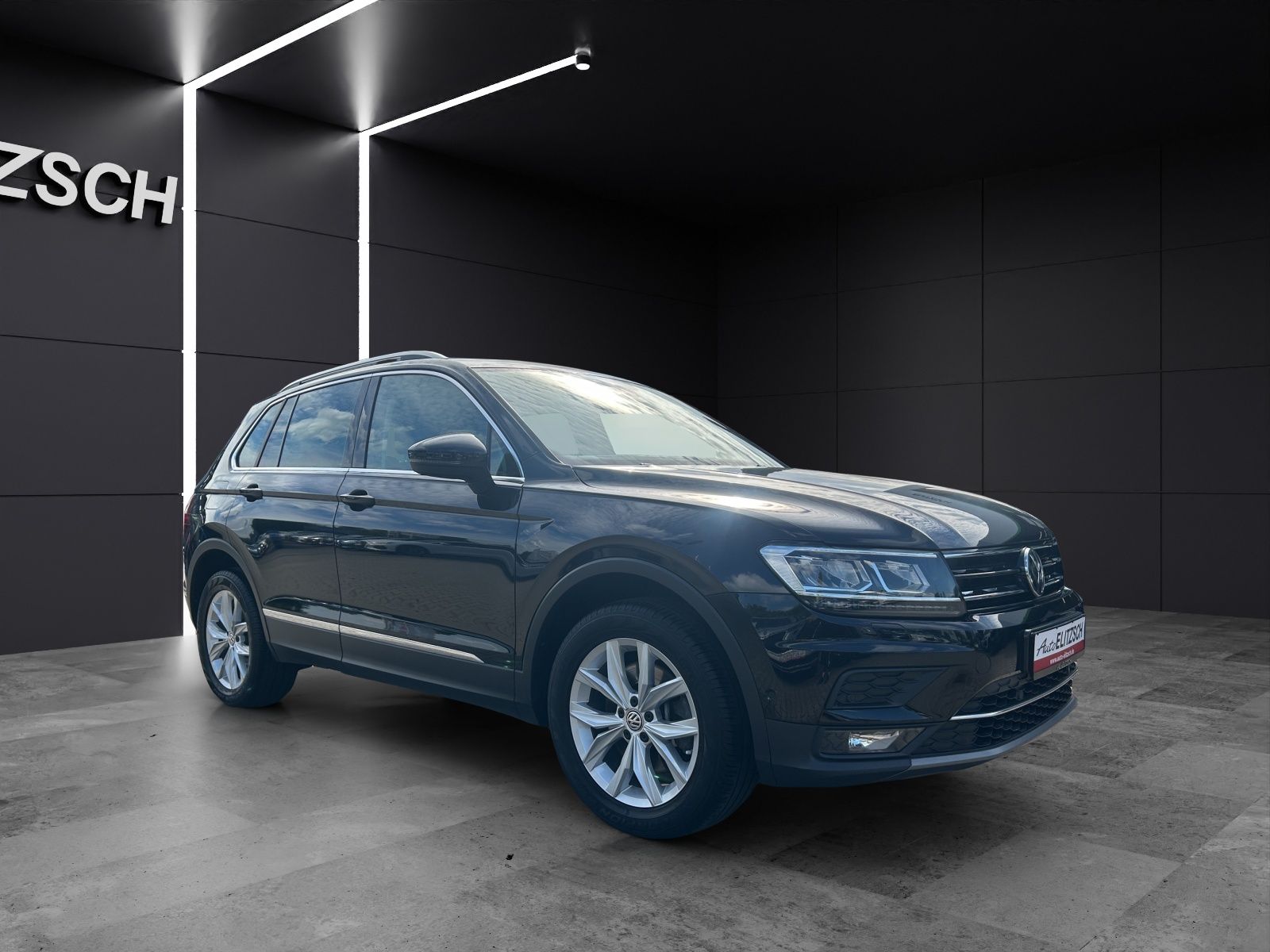 Fahrzeugabbildung Volkswagen Tiguan TDI HL 4M LED STH AHK Navi AID ACC SHZ RF