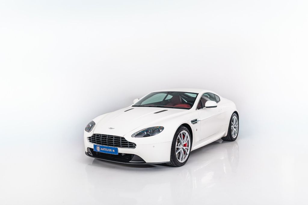 Image of Aston Martin V8 Vantage