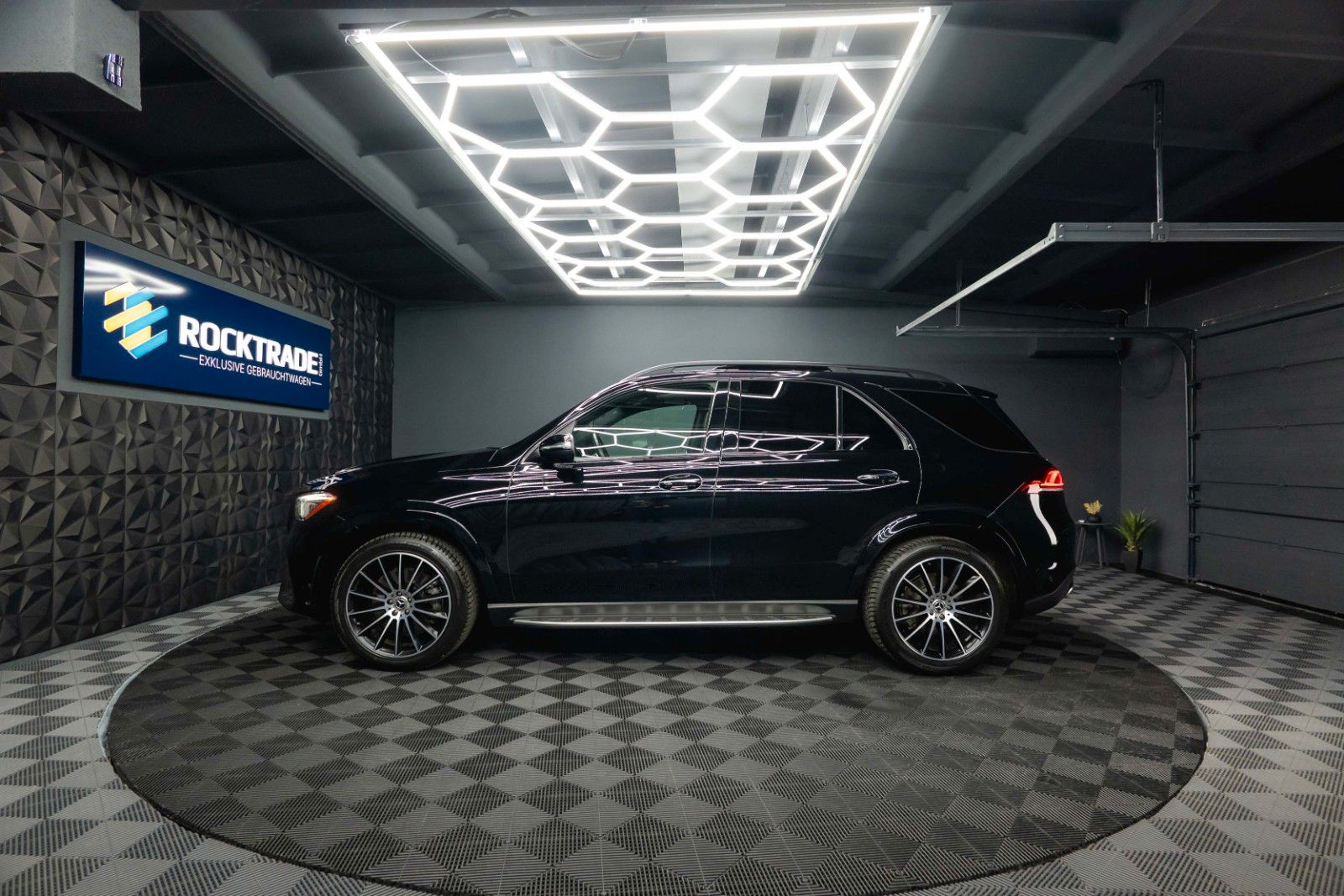 Fahrzeugabbildung Mercedes-Benz GLE 450 4Matic AMG NightPaket | Pano | ACC | LED