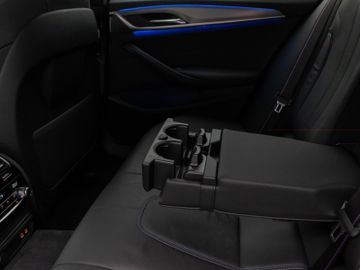 Fahrzeugabbildung BMW 540d xD Tour M Sport HiFi HUD Laserlicht