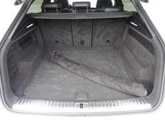 AUDI RSQ8 4.0 TFSI quattro Matrix Sportaga Sthzg Pano AUDI RSQ8 4.0 TFSI quattro Matrix Sportaga Sthzg Pano