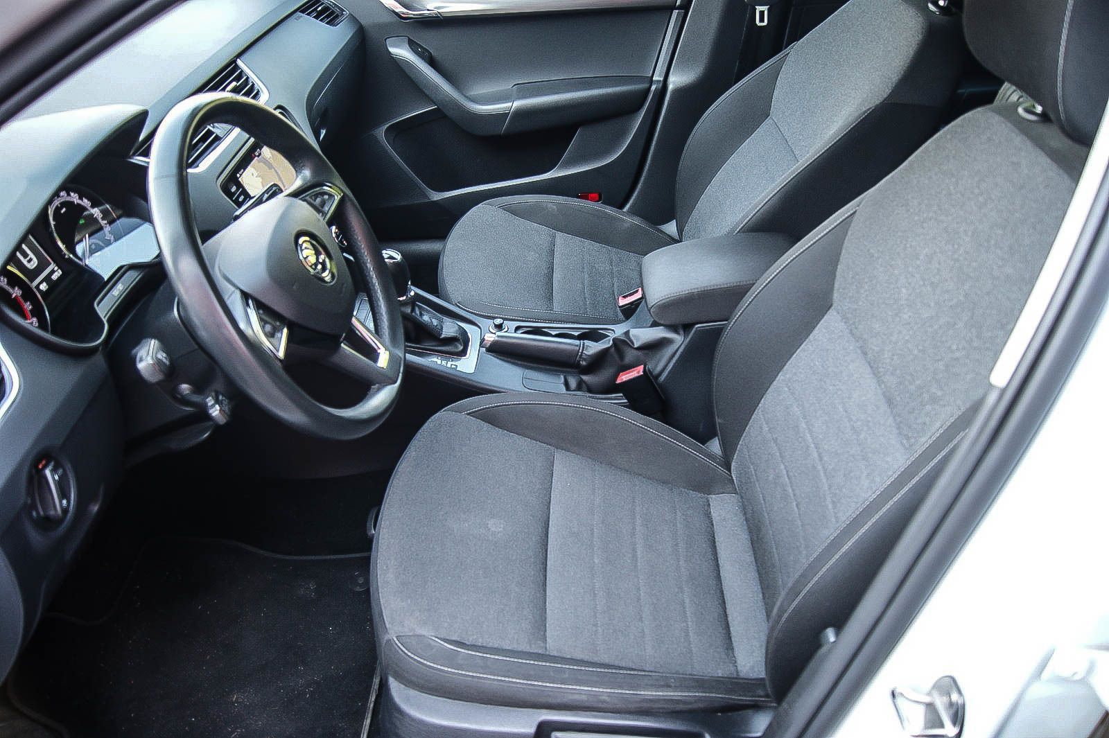 Fahrzeugabbildung SKODA Octavia Combi 20TDI DSG Soleil SPORT-FW KAMERA