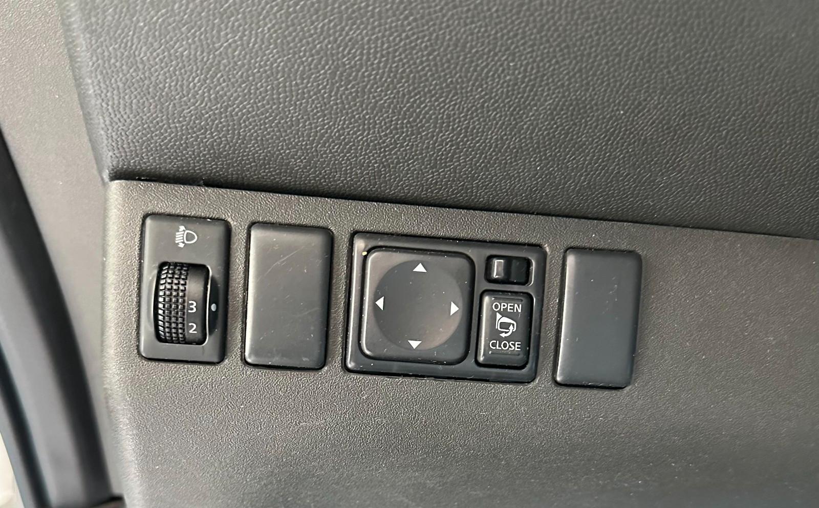 NISSAN NAVARA 3.0 V6 DCI 231ch 4X4 - BVA - CUIR - TOIT OUVRANT - CAMÉRA DE RECUL - ATTELAGE 3,5T