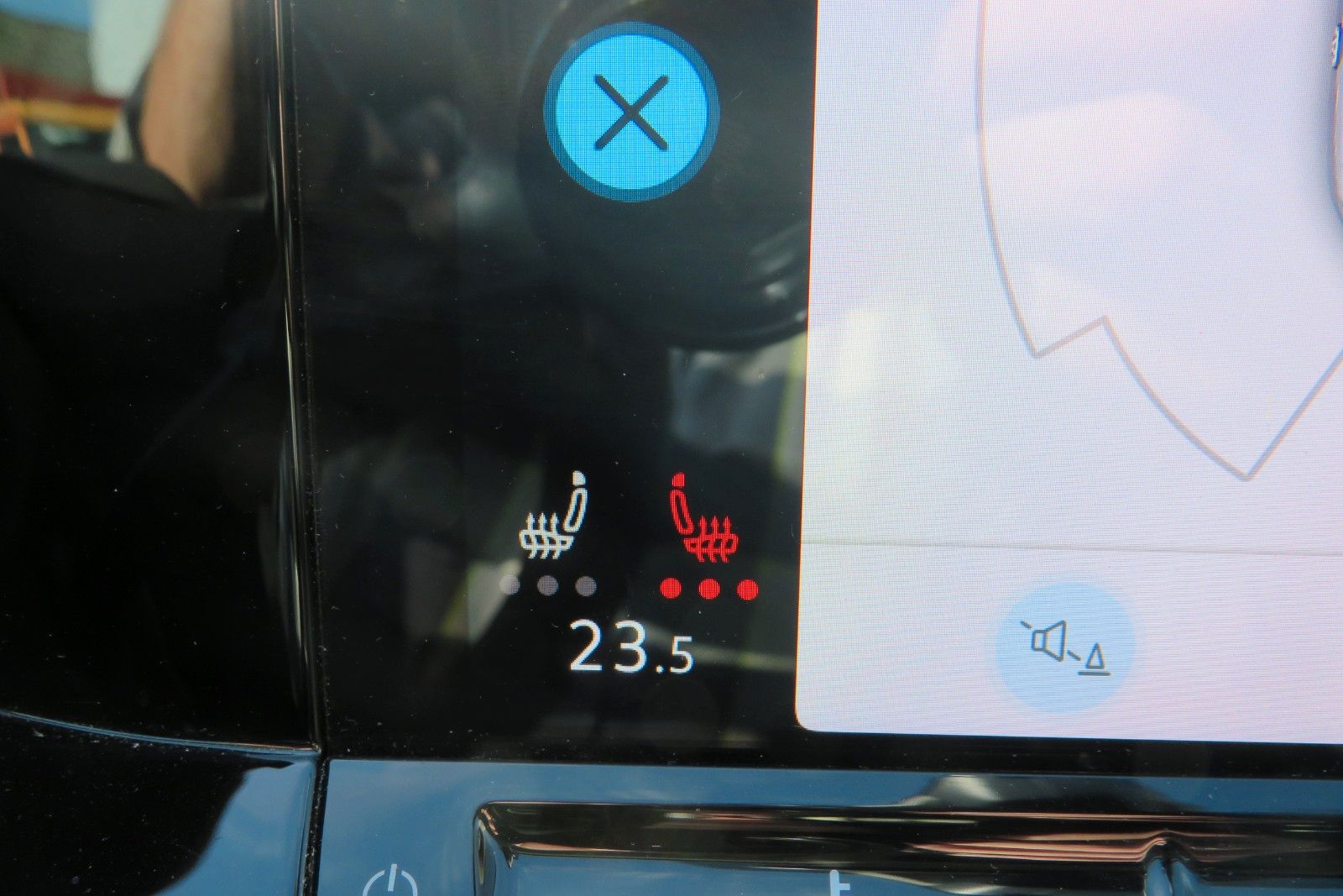 Fahrzeugabbildung Volkswagen Golf Variant LIFE DSG NAVI APP ACC SITZH. LED 1H