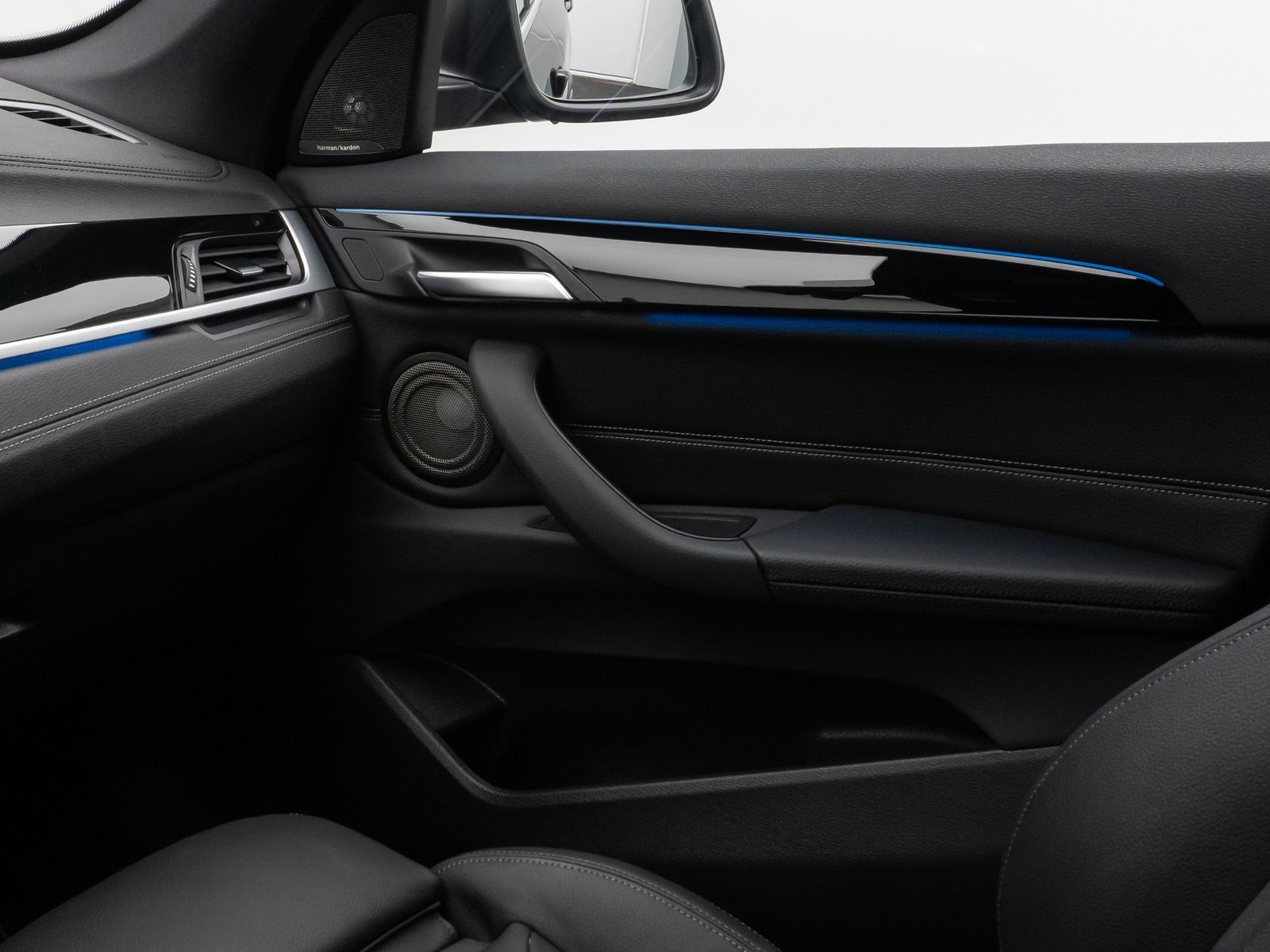 Fahrzeugabbildung BMW X1 xD25e xLine Kamera HUD DAB H/K Komfort Sport