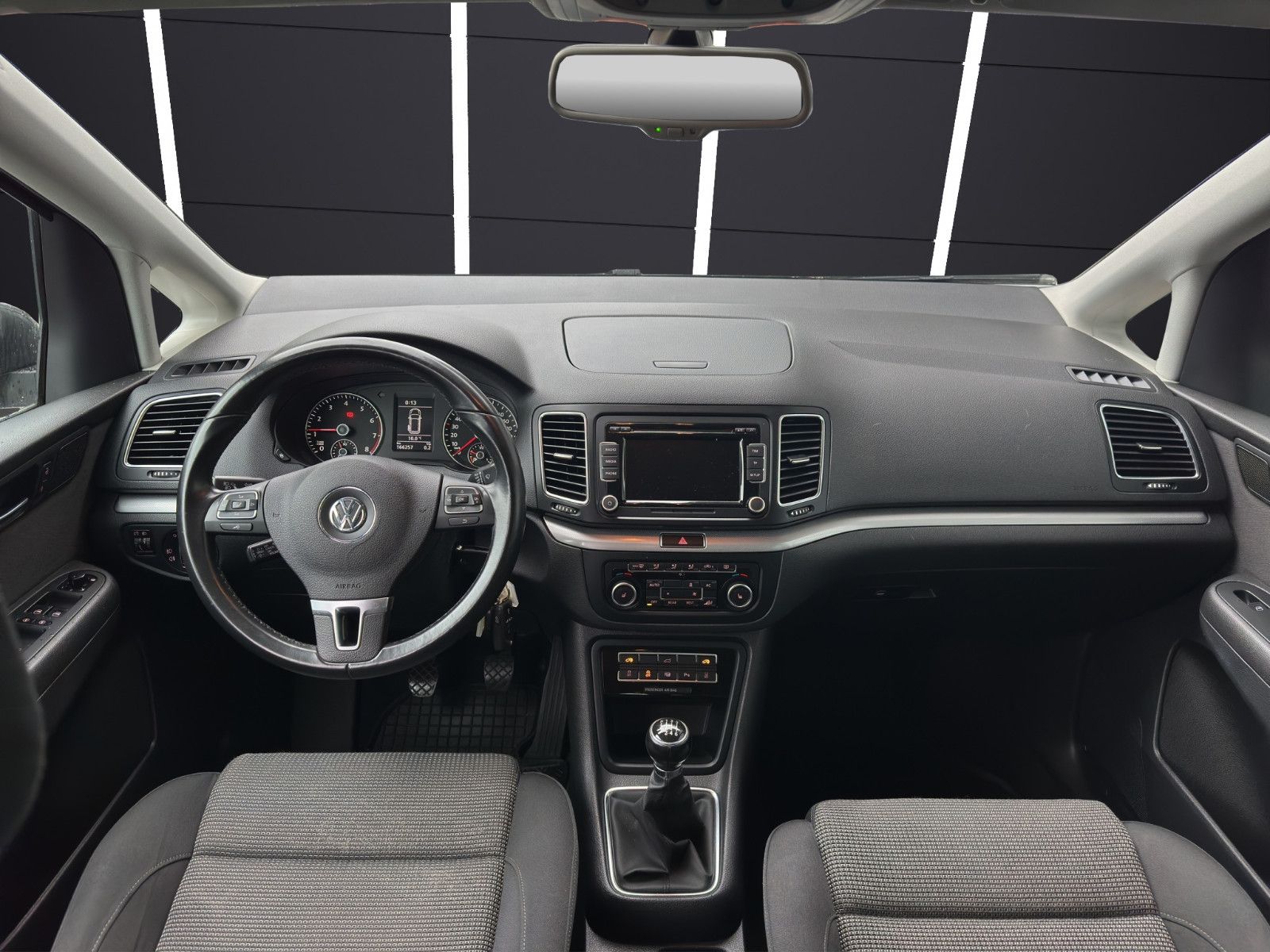 Fahrzeugabbildung Volkswagen Sharan Comfortline BMT/6 Sitze/Standheizung/Cam