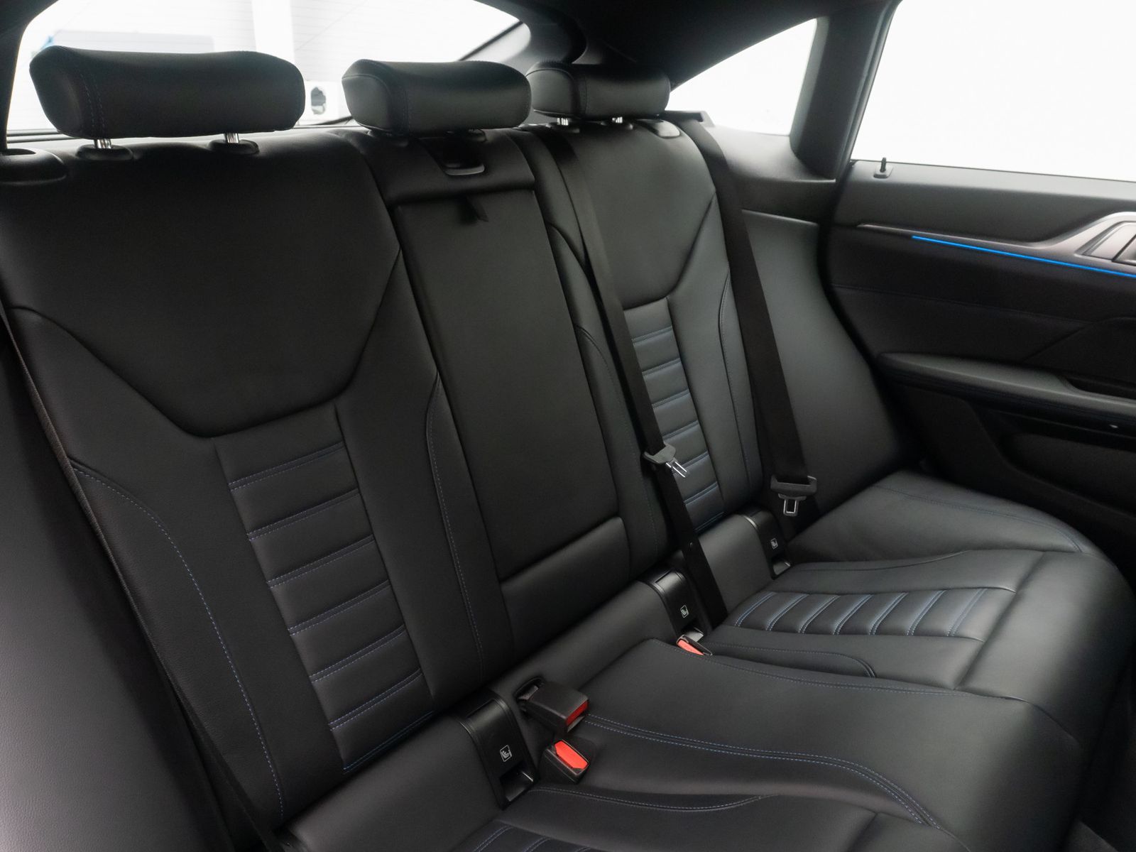 Fahrzeugabbildung BMW i4 M50 HUD HiFi Kamera DAB M Sportbremse 19Zoll