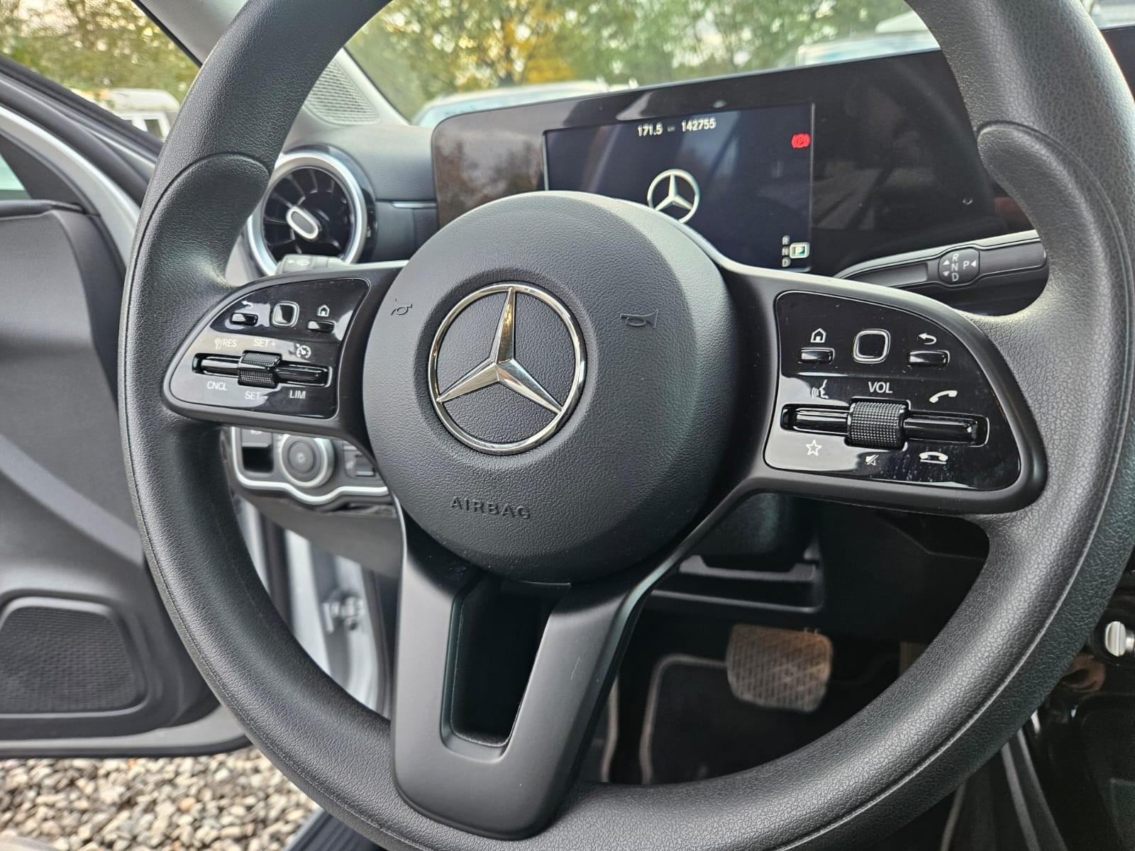 Mercedes-Benz A 180 d  LEDER,XENON, SITZHEIZUNG,,,,