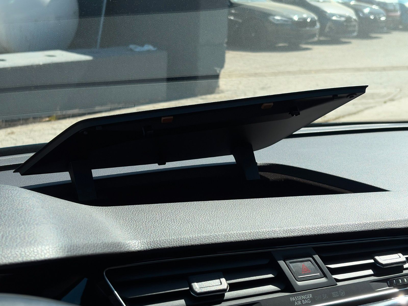 Fahrzeugabbildung Volkswagen Touran 1.5 TSI United SHZ ACC PDC StHz CarPlay