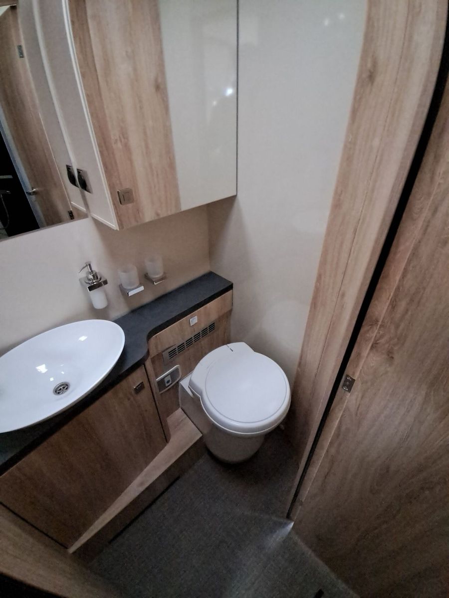 Fahrzeugabbildung Eura Mobil Integra Line IL 720 EF Solar/Dachklima/Mark/Navi