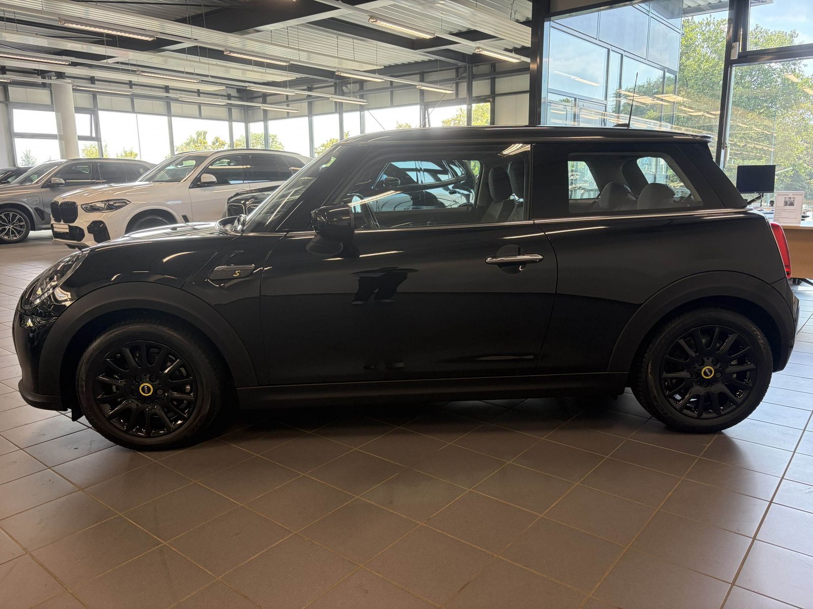 MINI Cooper SE NAVI Standh. LED DAB Tempomat imagem 2