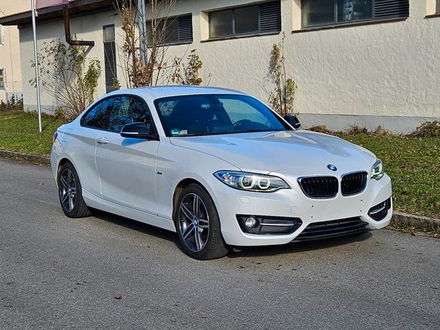 BMW 220 d Sport Line Scheckheftgepflegt SONDERPREIS