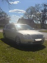 Toyota Avensis T25 - AHK - neuer Tüv - Toyota Avensis aus 2004: Kombi