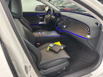 Mercedes E 220 - 10