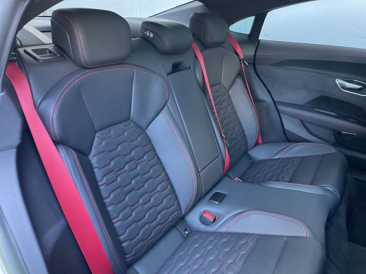 RS e-tron GT quattro AIR/B&O/HUD/Pano/Sitzbelüft
