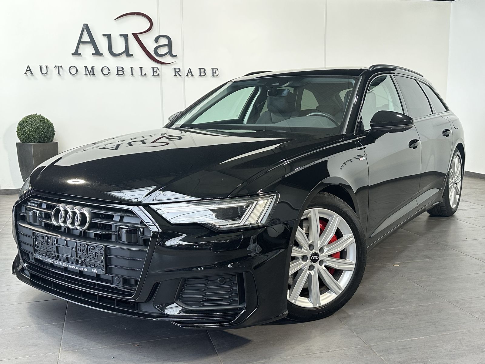 Fahrzeugabbildung Audi A6 Avant 55 TFSIe Qu S-Line NAV+LED+PANO+ACC+KAM