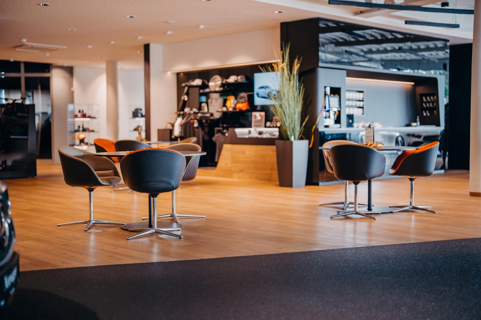 showroom-image-bottom