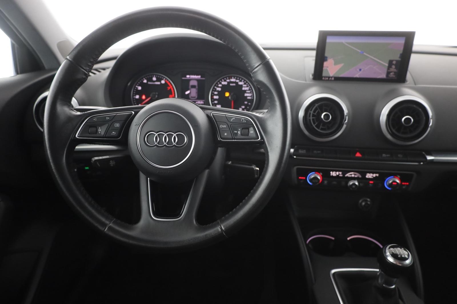 Audi A3 Sportback 35 TFSI S-tronic Bi-Xenon Navi ACC
