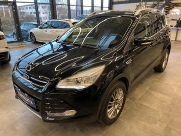 Ford Kuga Titanium *PANO*PDC*SHZ*BI-XENON*