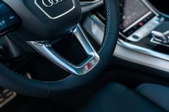 AUDI Q7 TDI / S LINE/ 22"/ ADVANCED/ PANO/ 7 SITZE AUDI Q7 TDI / S LINE/ 22"/ ADVANCED/ PANO/ 7 SITZE