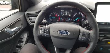 Fahrzeugabbildung Ford Focus Lim. ST-Line