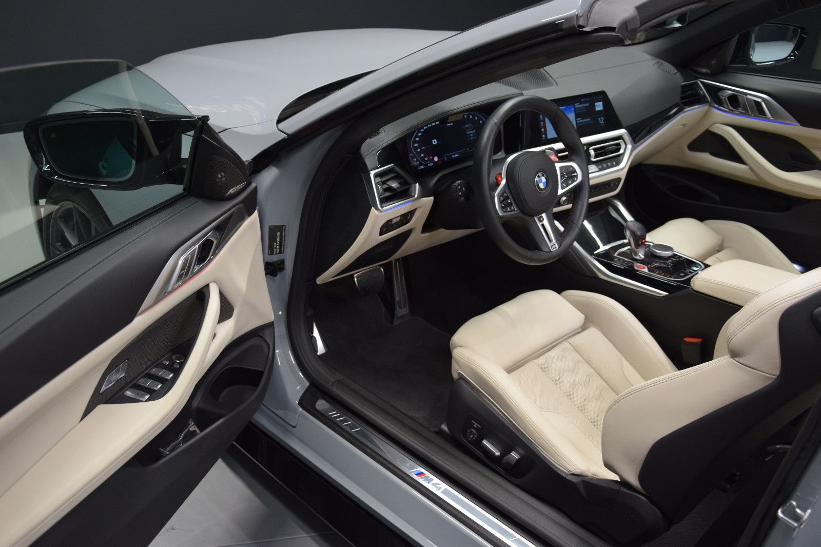 Fahrzeugabbildung BMW M4 Cabrio xDr. Individ. HuD ACC Sitzlüft 360°h/k