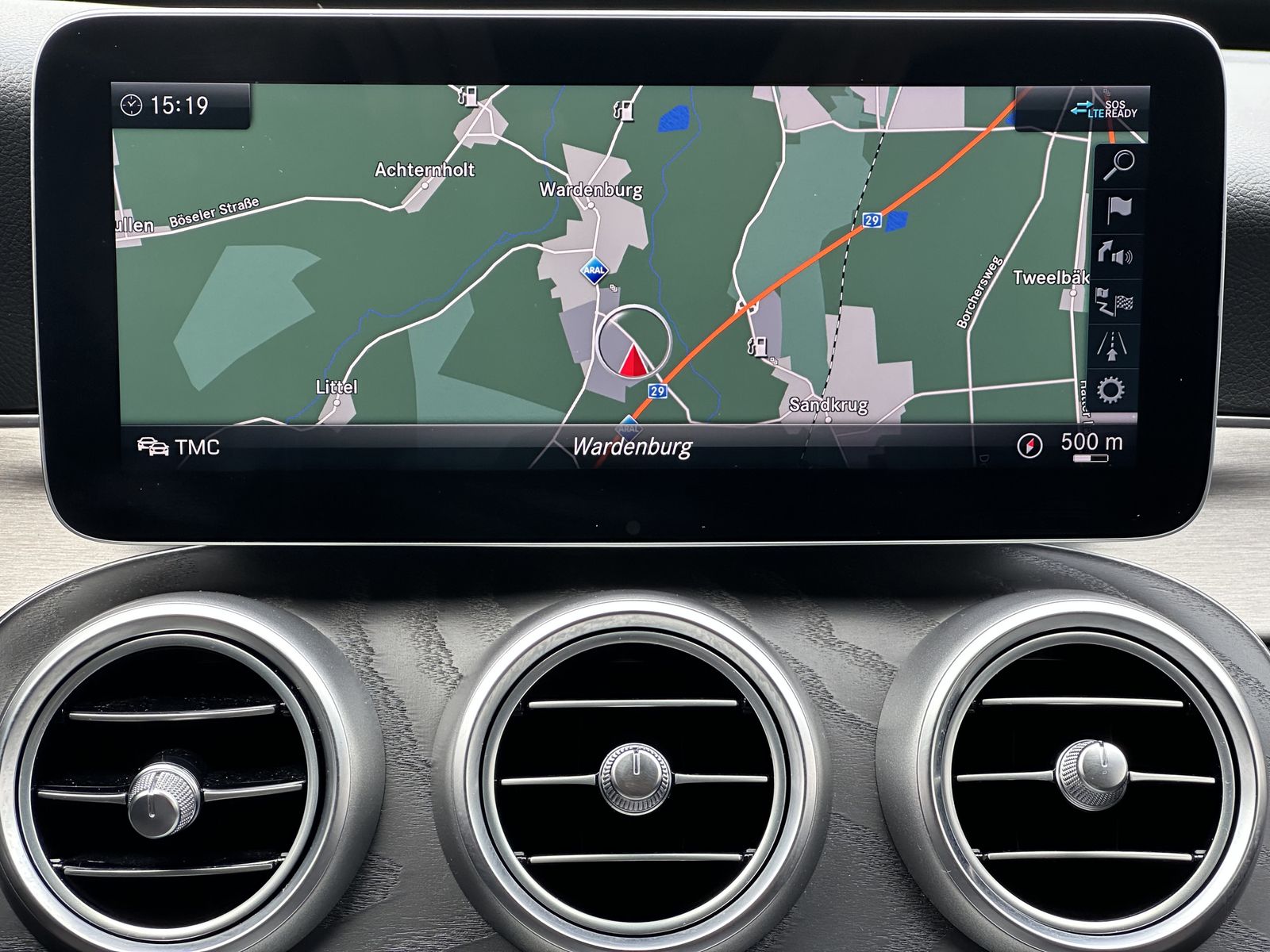 Fahrzeugabbildung Mercedes-Benz C 220d AMG-Line NAV+LED+AHK+PANO+19ZO+DISTRONIC