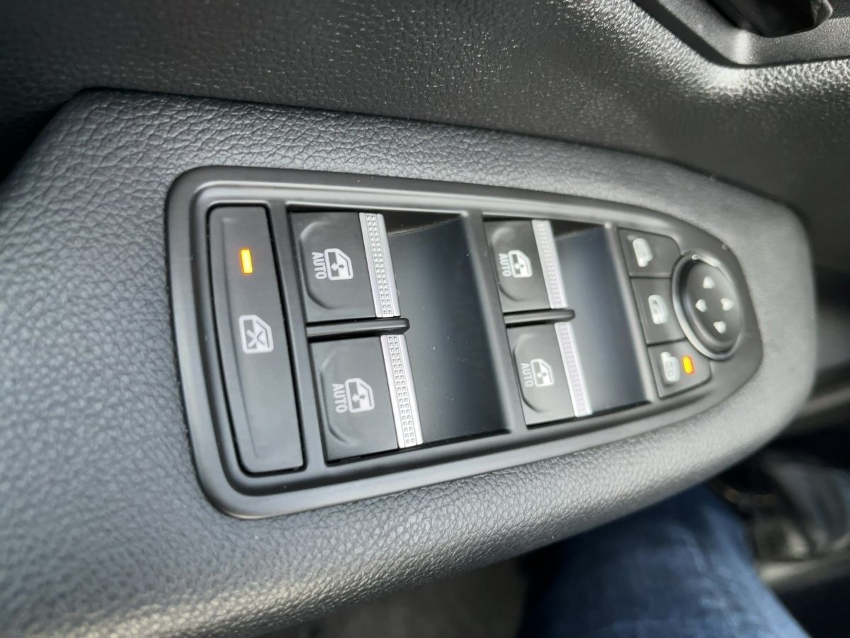 Fahrzeugabbildung Renault Megane E-TECH 130 EV40 CCS Kamera boost charge - mit KI generiert/bearbeitet
