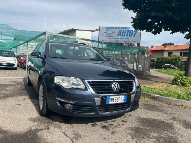 Volkswagen VOLKSWAGEN Passat 1.6 16V FSI Var. Comfortline