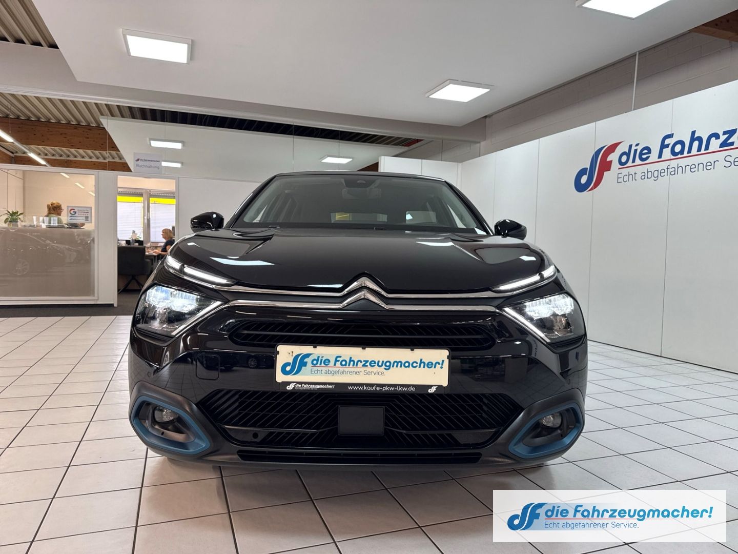 Fahrzeugabbildung Citroën C4 e - Shine HUD Navi 360 Kamera LED Apple CarPl