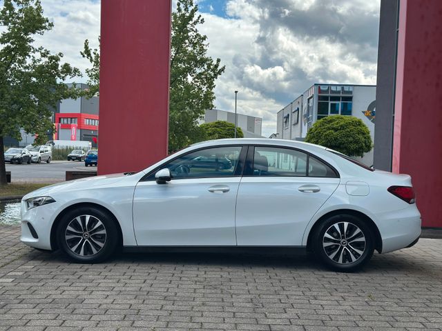 MERCEDES-BENZ A 180 d Aut. Limousine * Widescreen / Kamera *