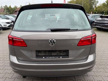 Volkswagen Golf - 6