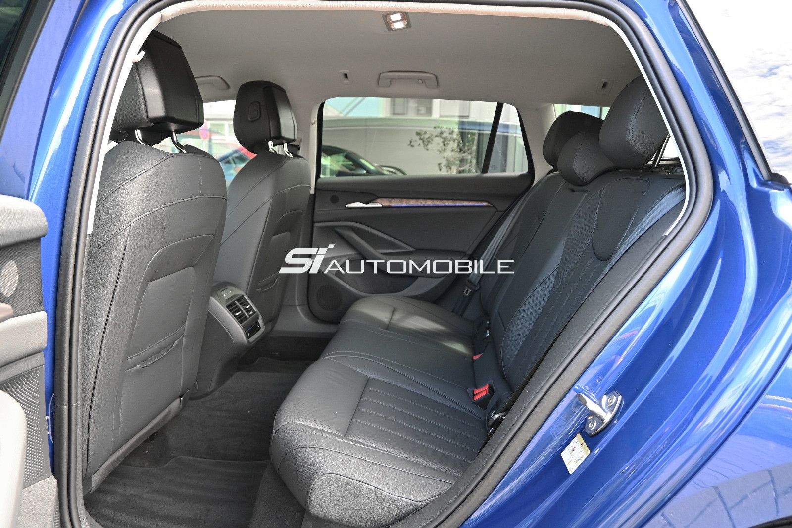 Fahrzeugabbildung SKODA Superb 2.0 TDI L&K Combi °ACC°AHK°HUD°STHZG°360°