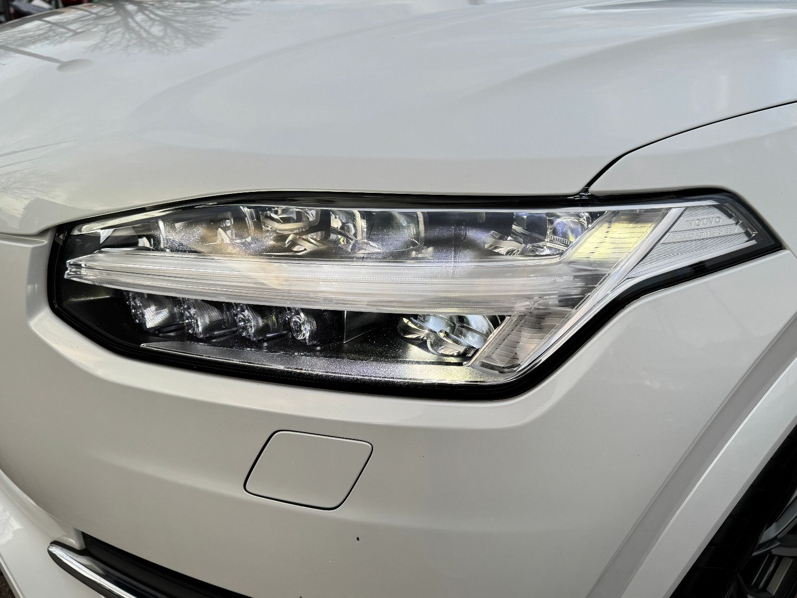 Fahrzeugabbildung Volvo XC90 INSCRIPTION AWD PANO HUD SITZKLIMA MEMORY