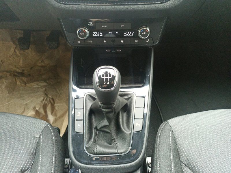 Fahrzeugabbildung SKODA Fabia 1.0 TSI Selection PDC+SITZH.+SMART-LINK